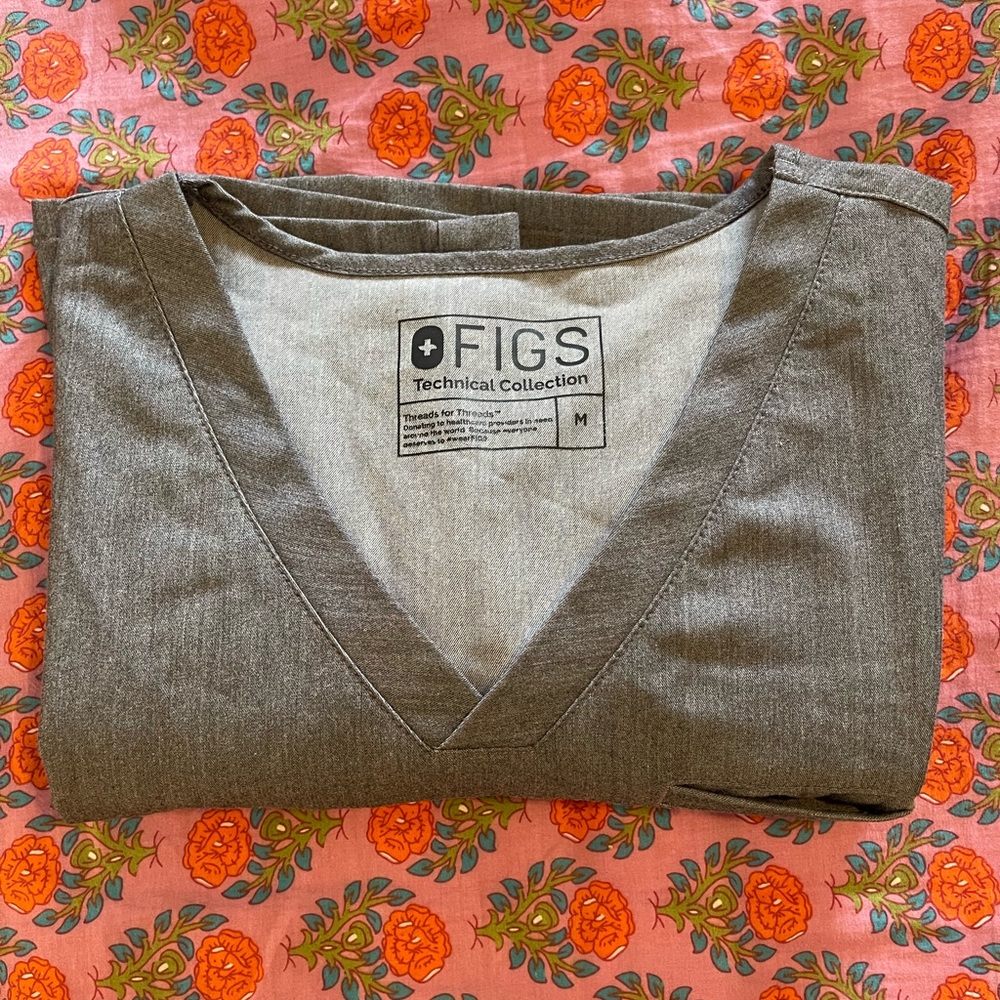 Figs 3-Pocket Scrub Top with Cuffed Sleeves